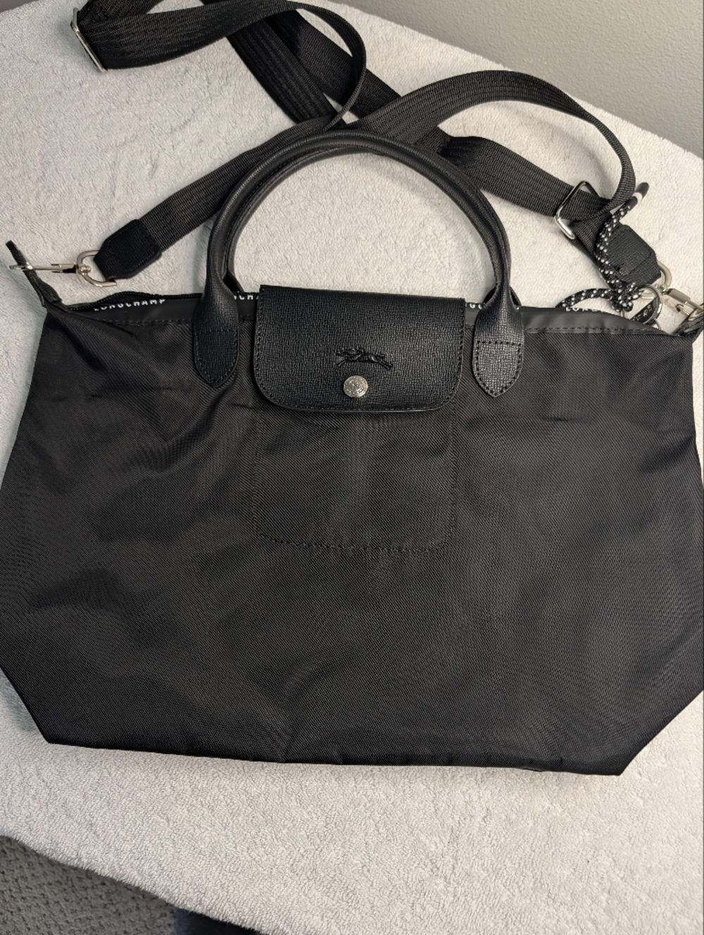 Longchamp Energy Medium size in Black - EUC